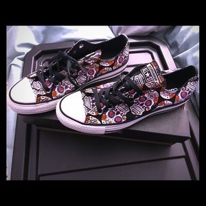 Sugar Skull Converse women’s size 8